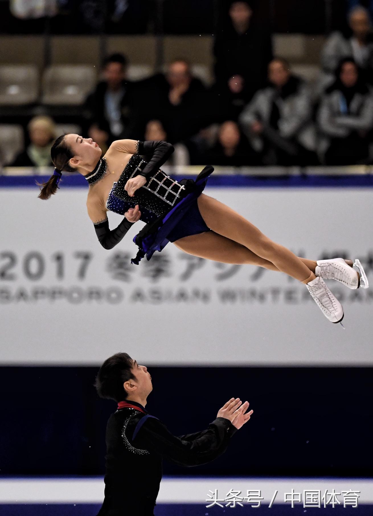 札幌亚冬会花样滑冰双人滑短节目比赛 彭程/金杨位列第二